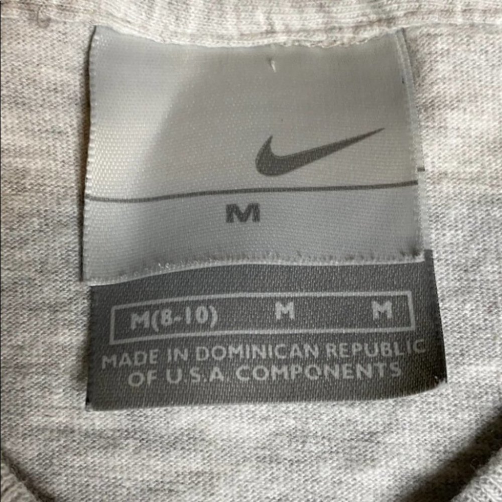 Nike T-shirt Light Gray Women's Size Medium 8/10 - Picture 3 of 6